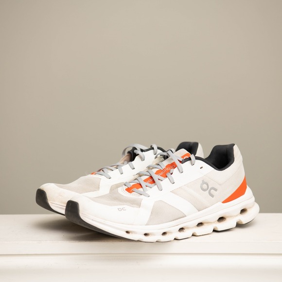 On CloudRunner Mens 11 Running Shoes White On Clouds Athleisure Gym Performance - Picture 2 of 10